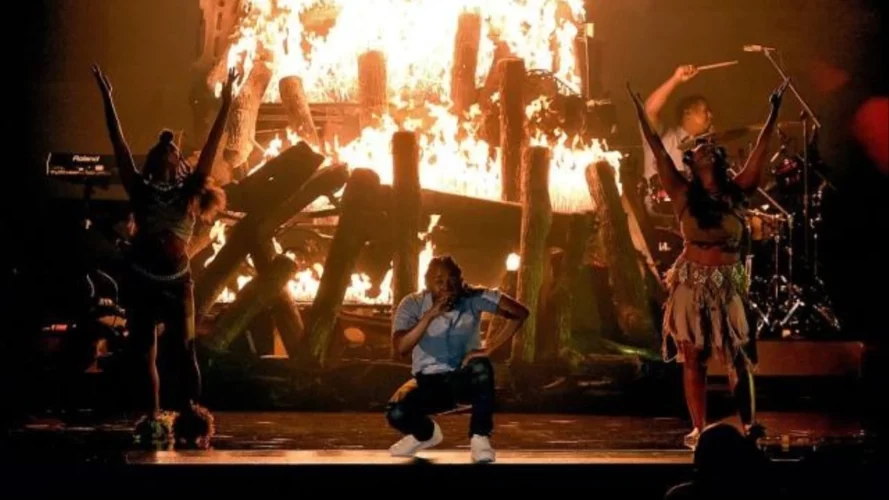 Kendrick Lamar grammys performance